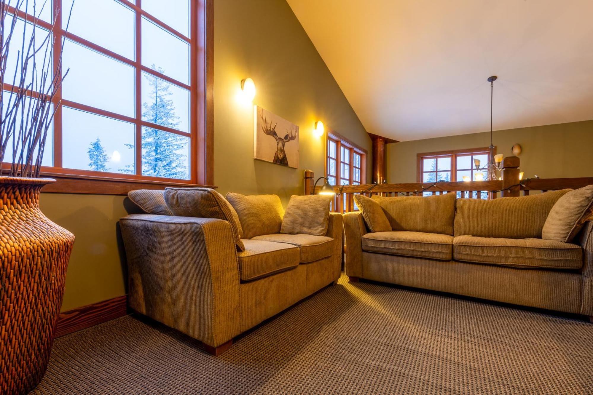 Copper Horse Lodge Golden Exterior foto