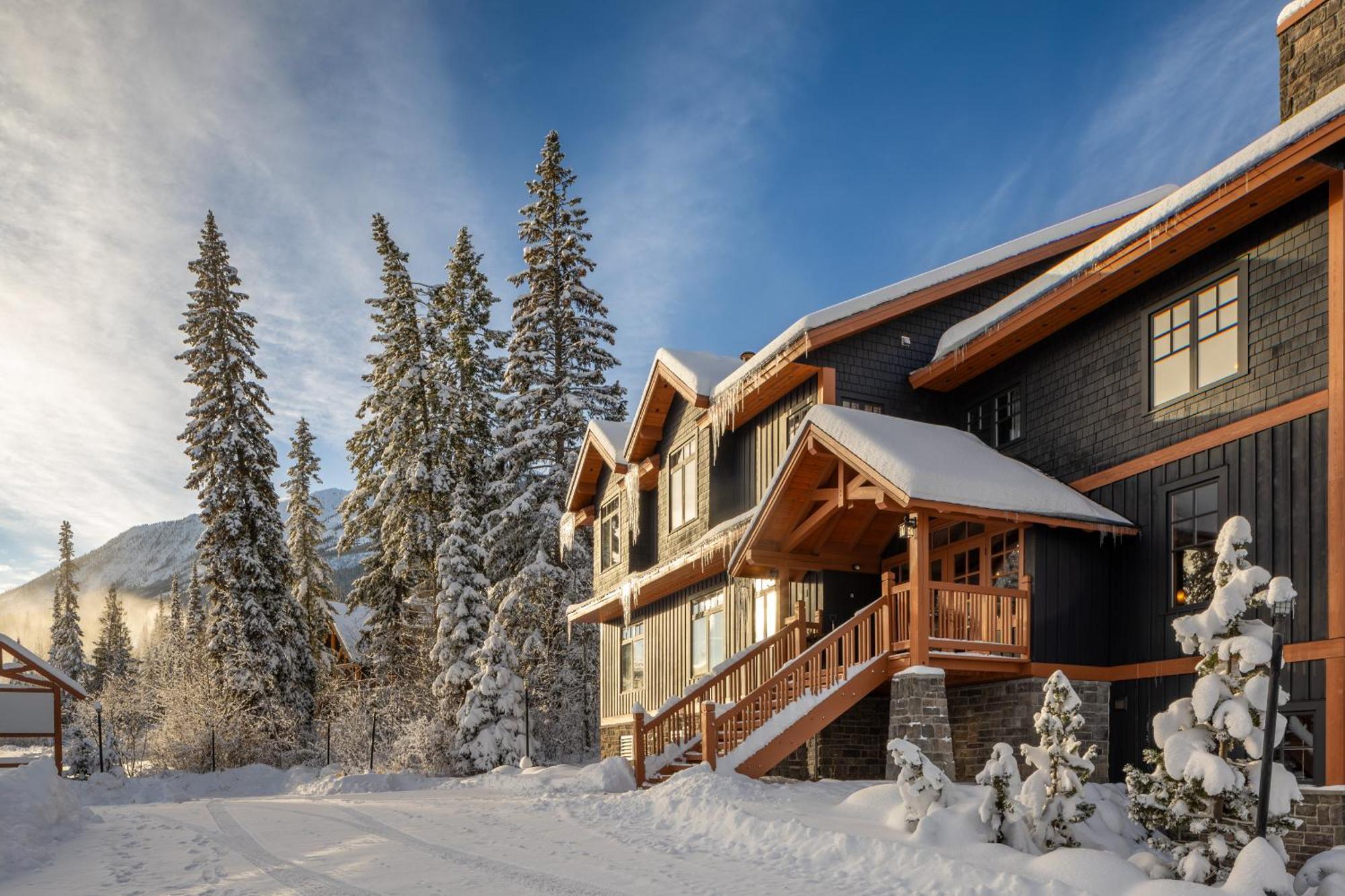 Copper Horse Lodge Golden Exterior foto
