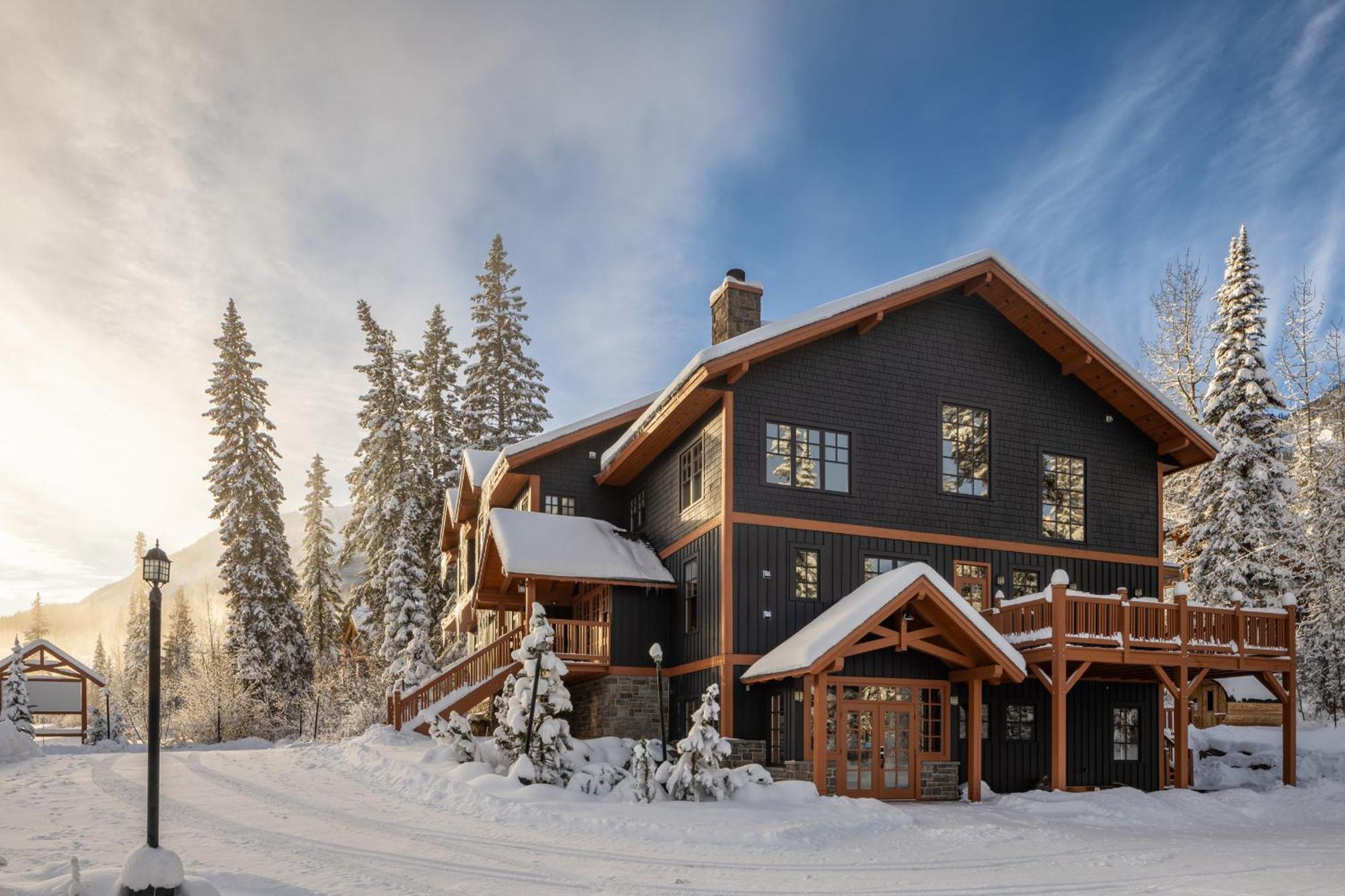 Copper Horse Lodge Golden Exterior foto